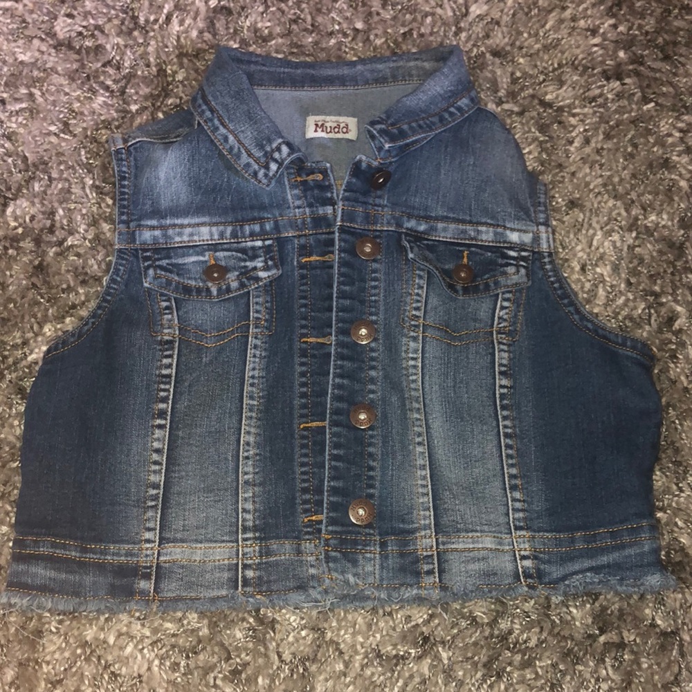 Cute jean jacket any weather 👏👏👏